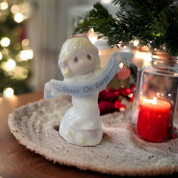 Avon Precious Moments Angel Ornament Peace on Earth Porcelain Christmas Vintage. - Picture 10 of 13
